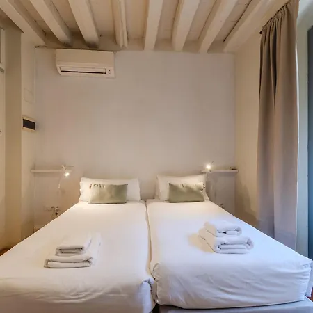 Flateli Ballesteries Apartment Girona