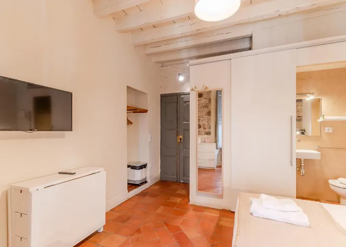 Flateli Ballesteries Apartman Girona